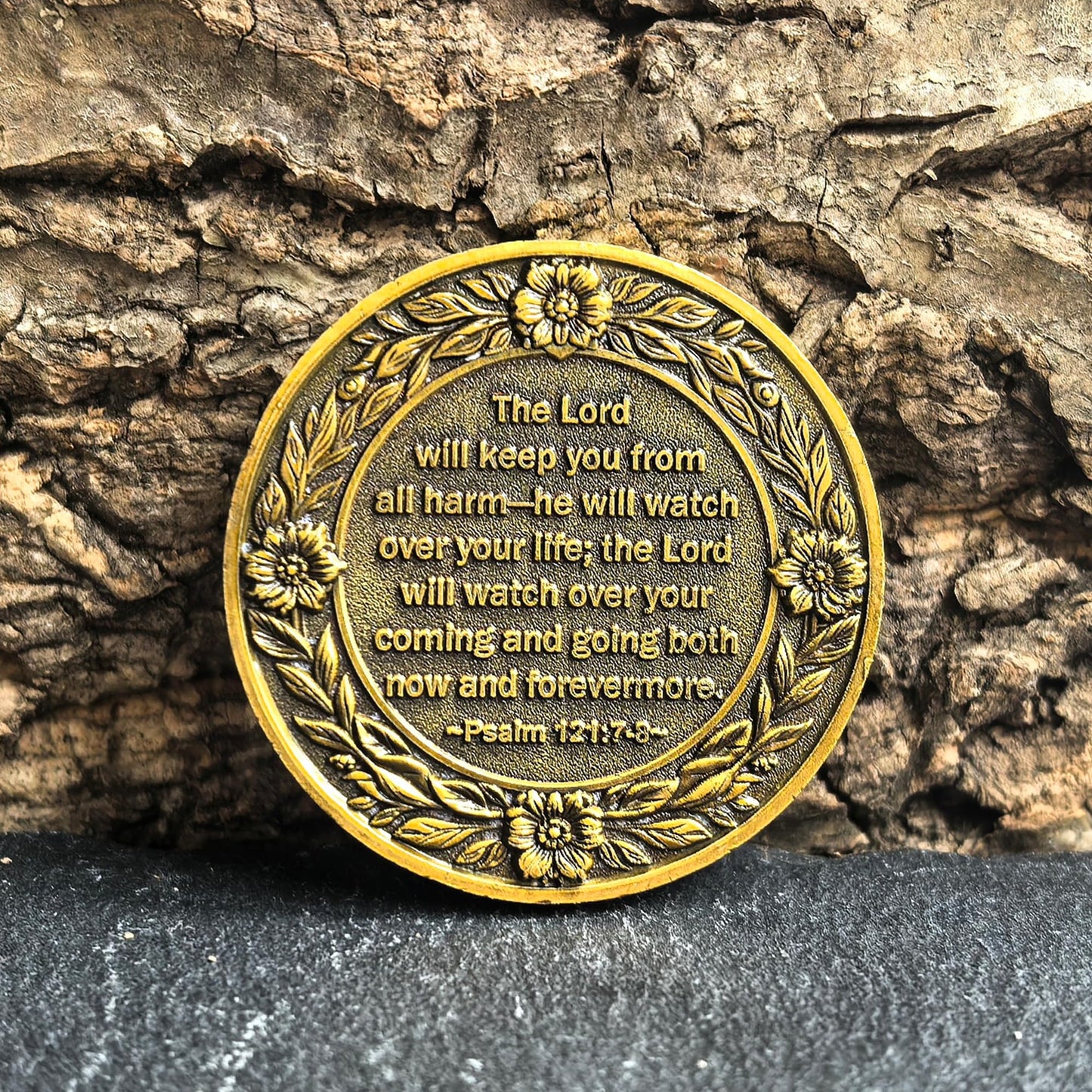 Strugglejewelry The Lord is My Shepherd Christian Challenge Coin with Clear Protective Case - Gold