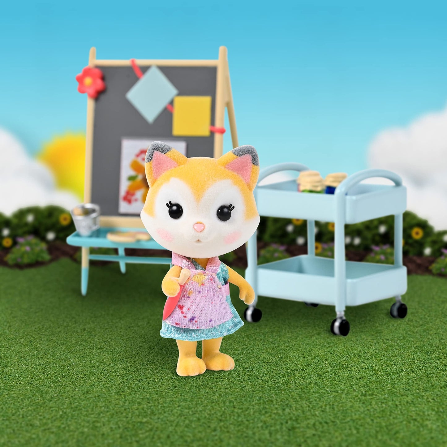 Sunny Days Entertainment Honey Bee Acres Paint & Color Playset – 13-Piece Dollhouse Set with Exclusive Fox Figure