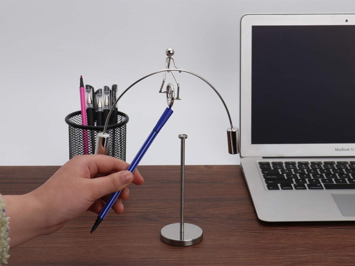 Sunnytech Unicycle Weightlifter — Kinetic Desk Toy & Balance Art (WJ143)