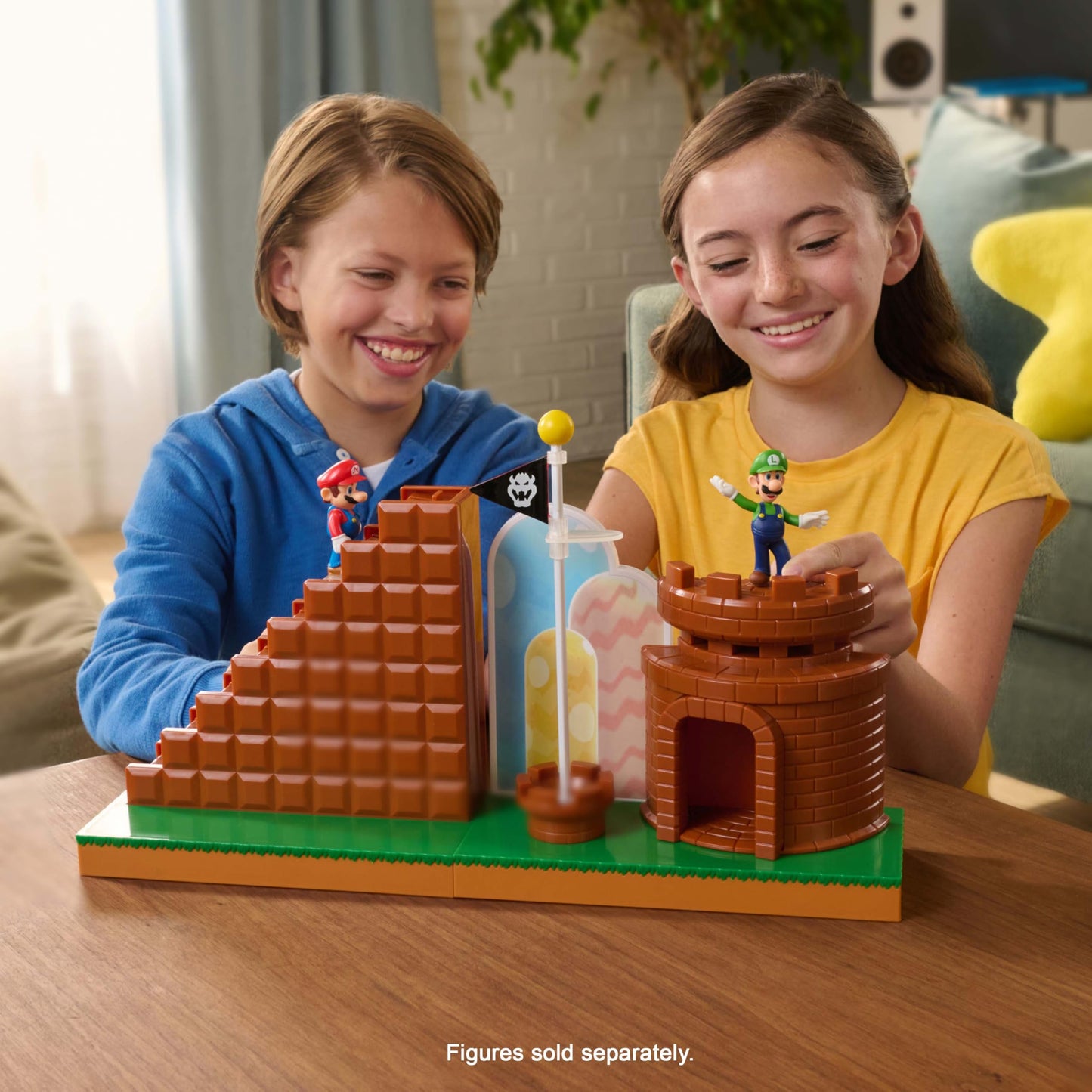 Super Mario 2.5-inch Action Figures Course Complete Playset – Mario Figure, Interactive Stairs, Castle & Base Platform