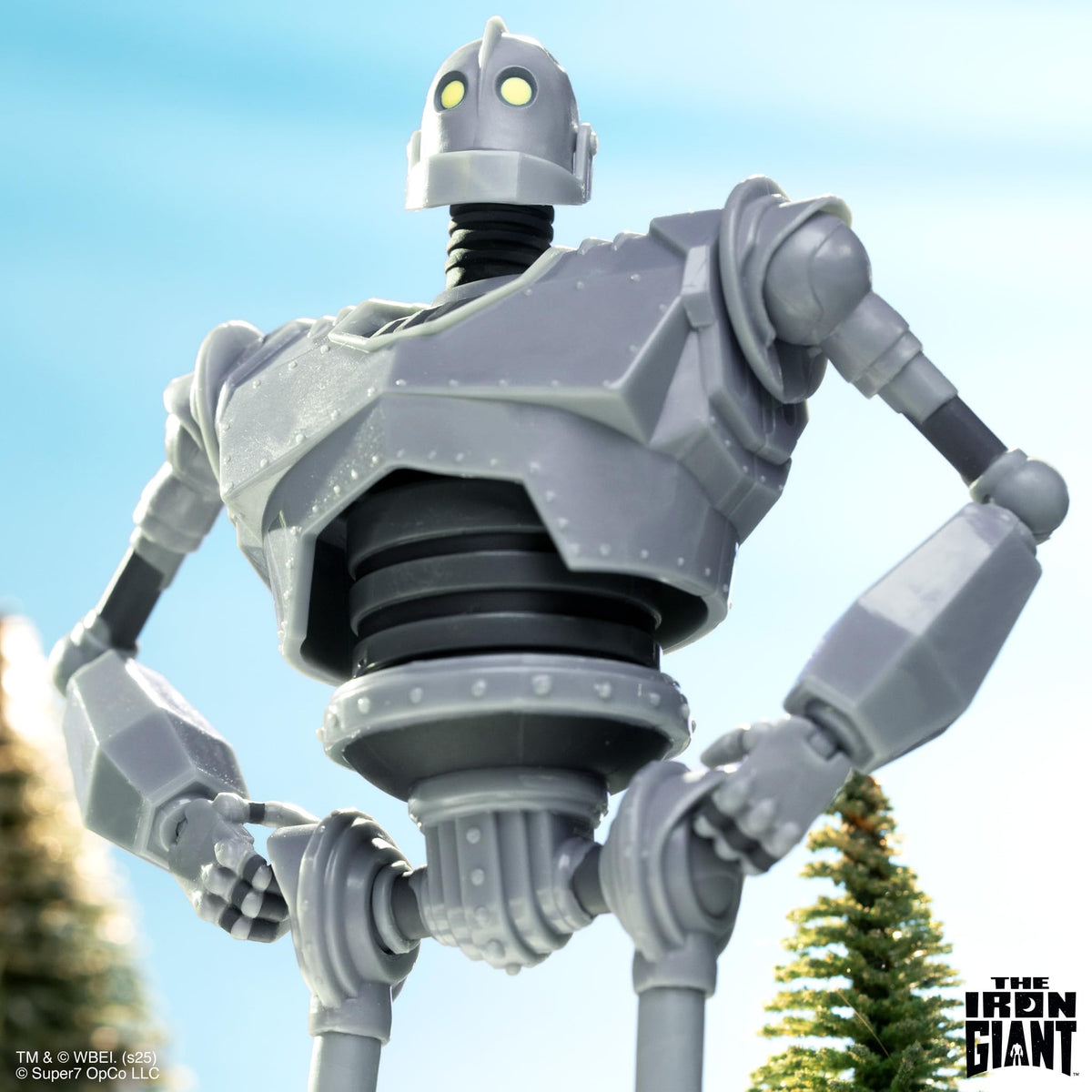 Super7 Deluxe The Iron Giant – 7-Inch Action Figure | Premium Collectible Toy