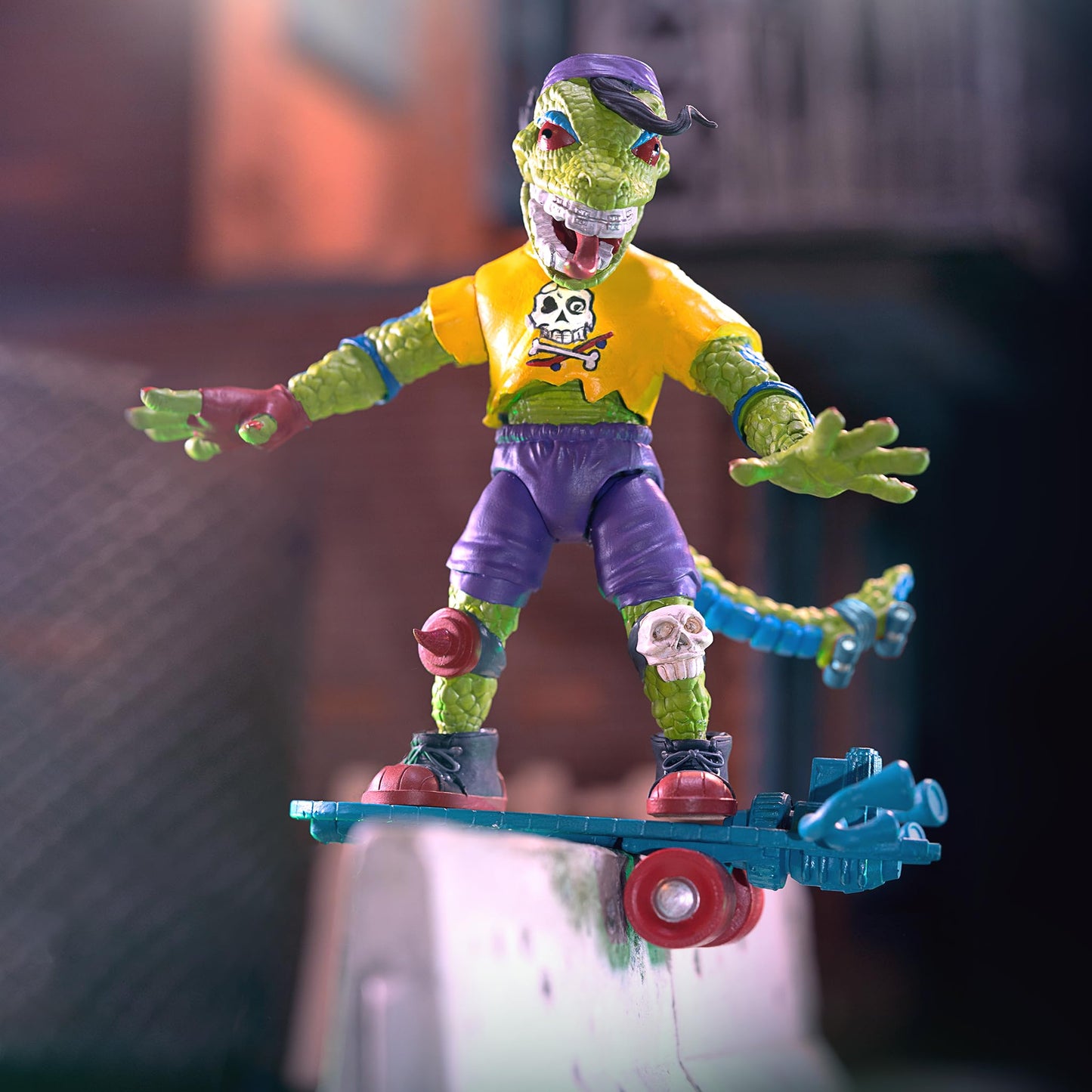 Super7 Ultimates Mondo Gecko 7-Inch TMNT Action Figure – Retro Collectible with Skateboard & Accessories