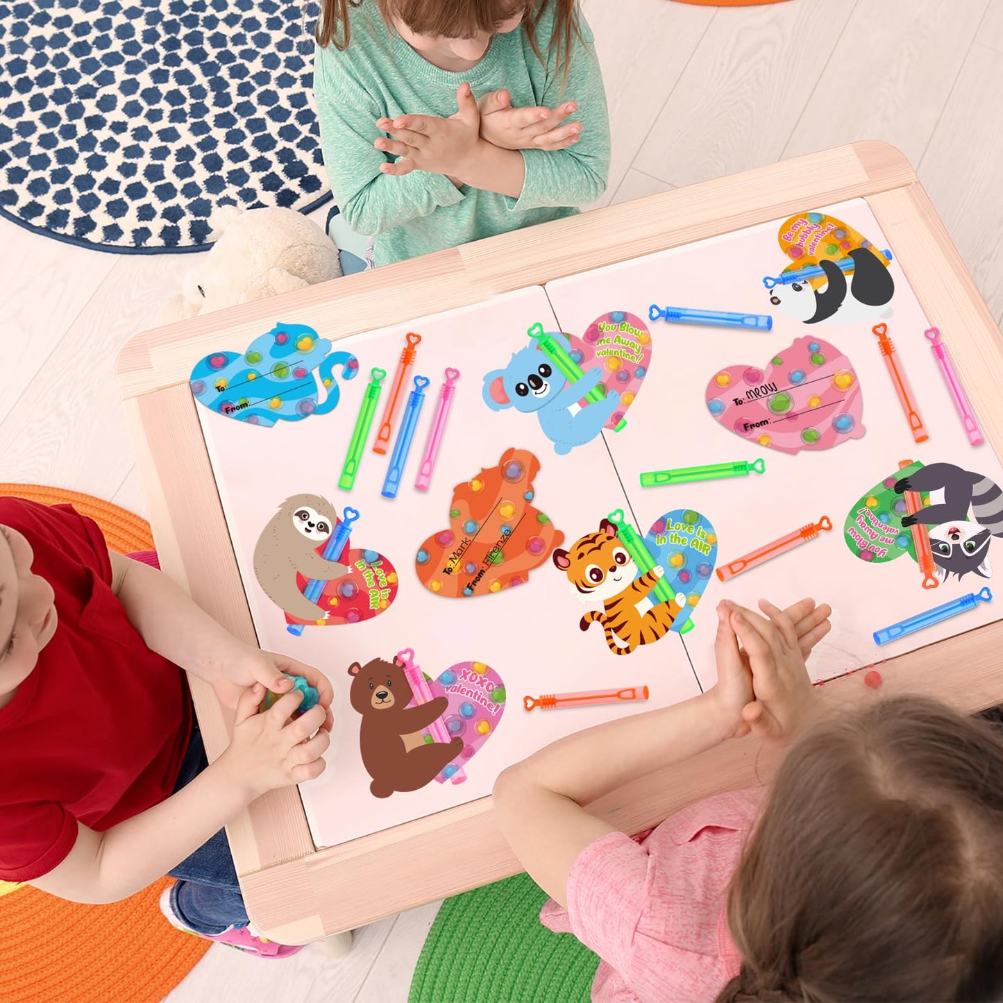 SURCVIO Valentines Day Gifts for Kids – 32 Pack Mini Bubble Wands with Animal Cards