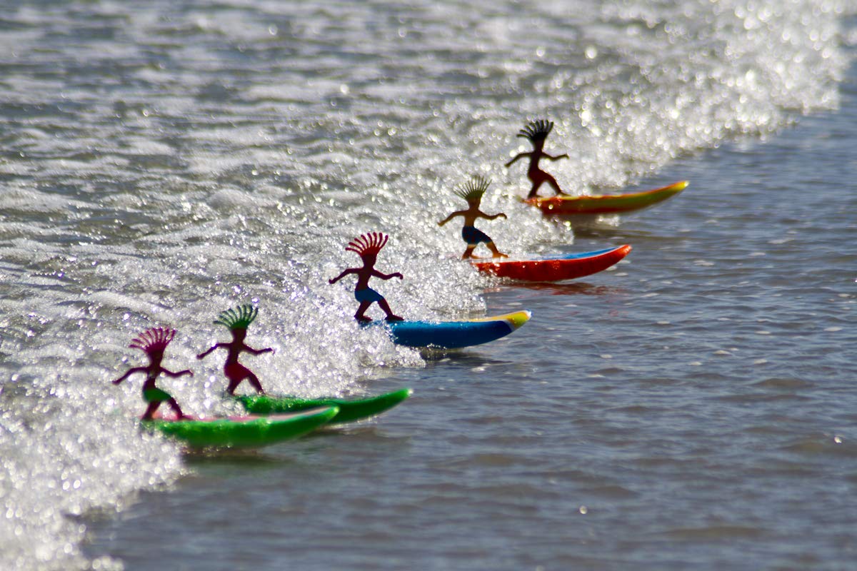 Surfer Dudes Classics Wave Powered Mini-Surfer & Surfboard Toy – Newport Naomi