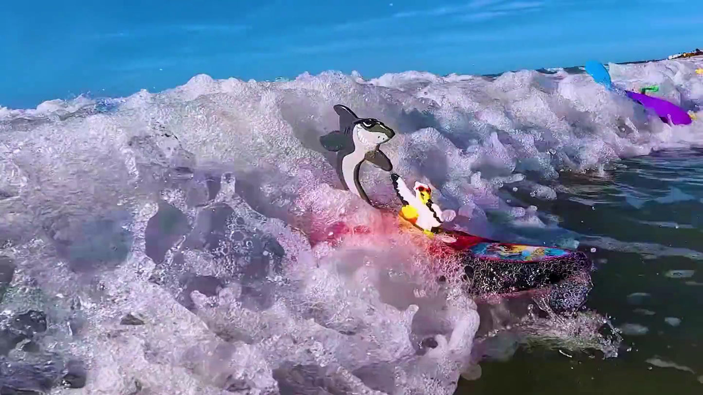 Surfer Dudes Legends & Surfer Pets Wave-Powered Mini-Surfer Toy – Tahiti Nikki & Meowi