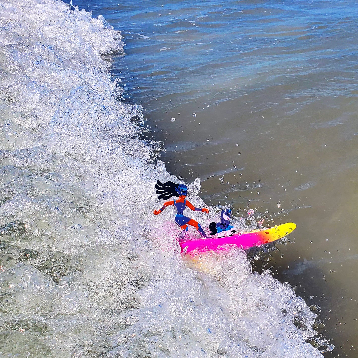 Surfer Dudes Legends & Surfer Pets Wave-Powered Mini-Surfer – Beach Toy