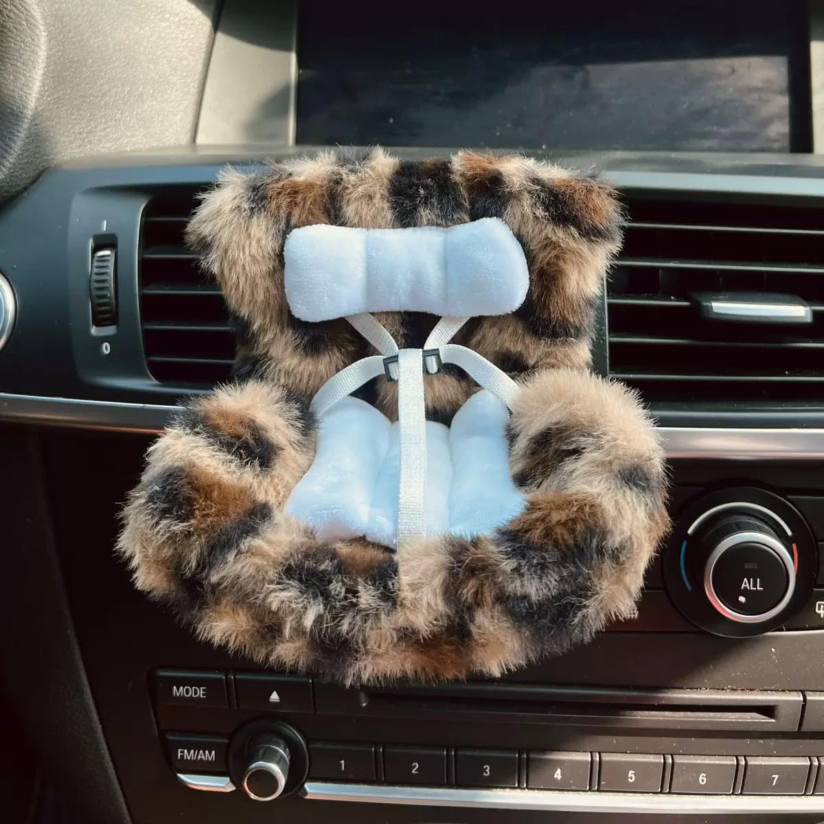 SwiftServ Doll Car Seat for 3–8 in Figures | Air Vent Clip & Desktop Stand