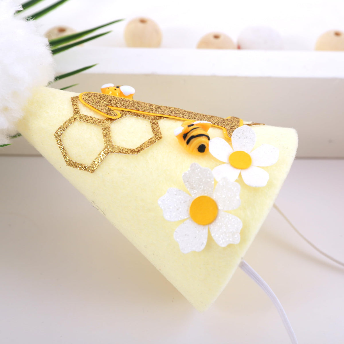 SYESQL Bee Themed Birthday Hat – Golden & White First Birthday Crown for Babies and Toddlers