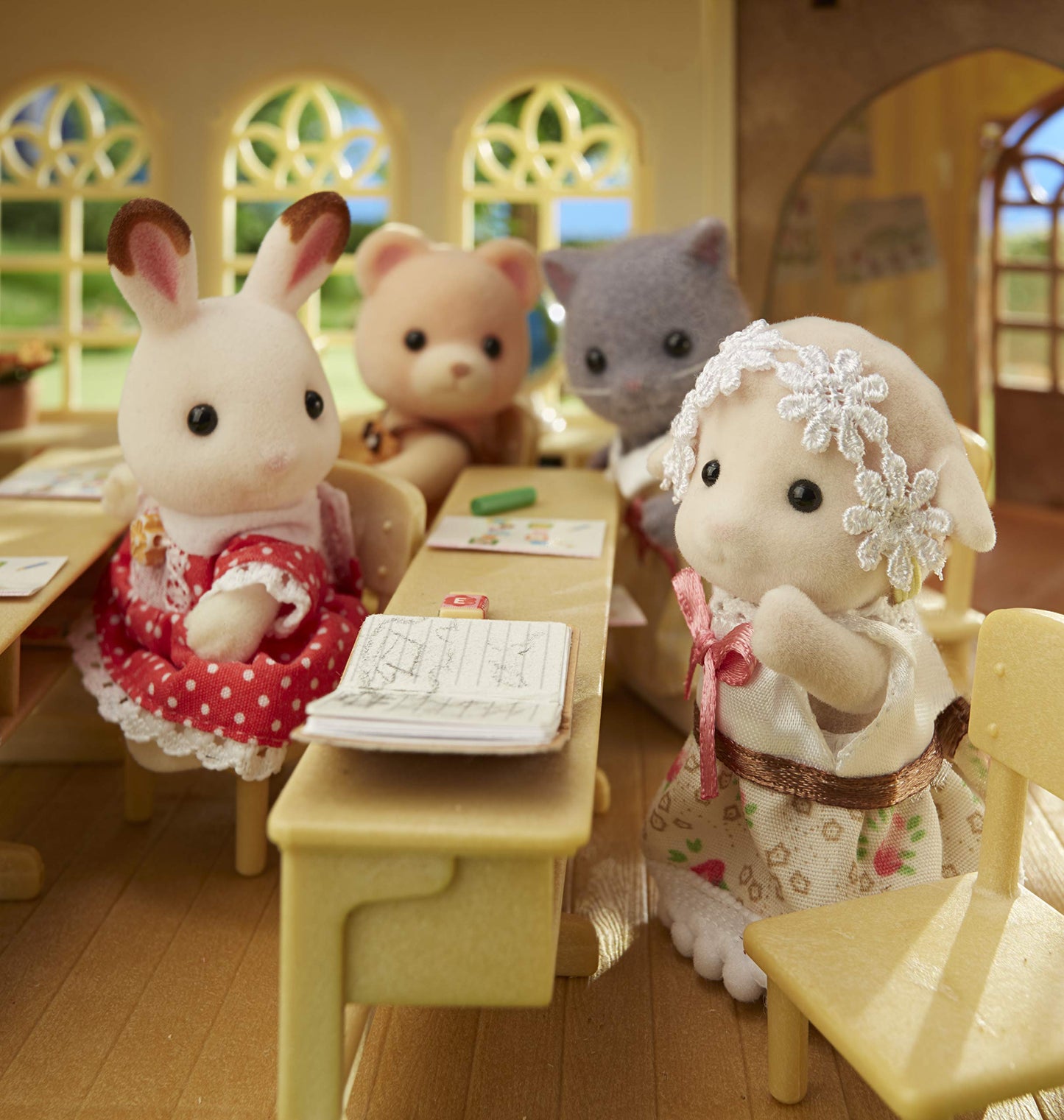 Sylvanian Families Sheep Family – 2022 NEW LINES | Mouton Family, 4 Articulated Figures