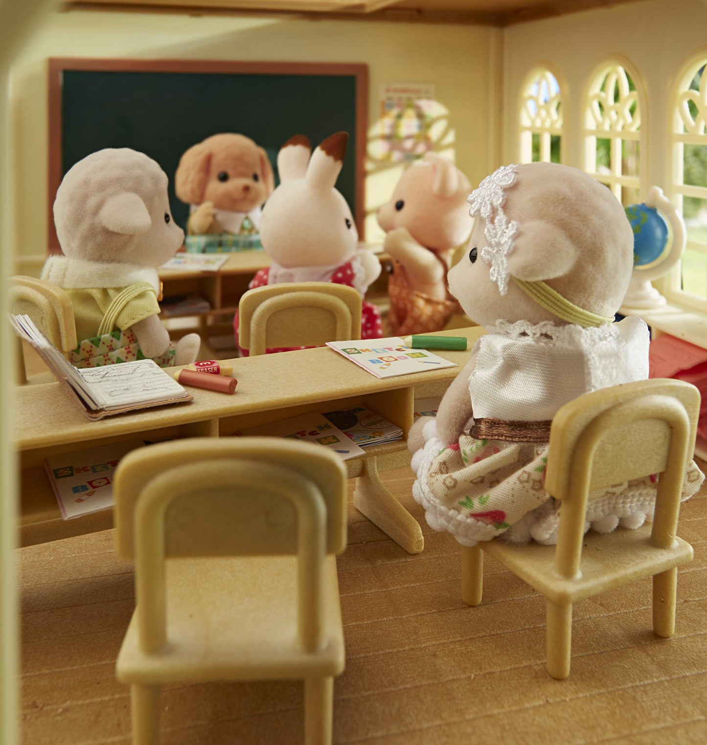 Sylvanian Families Sheep Family – 2022 NEW LINES | Mouton Family, 4 Articulated Figures