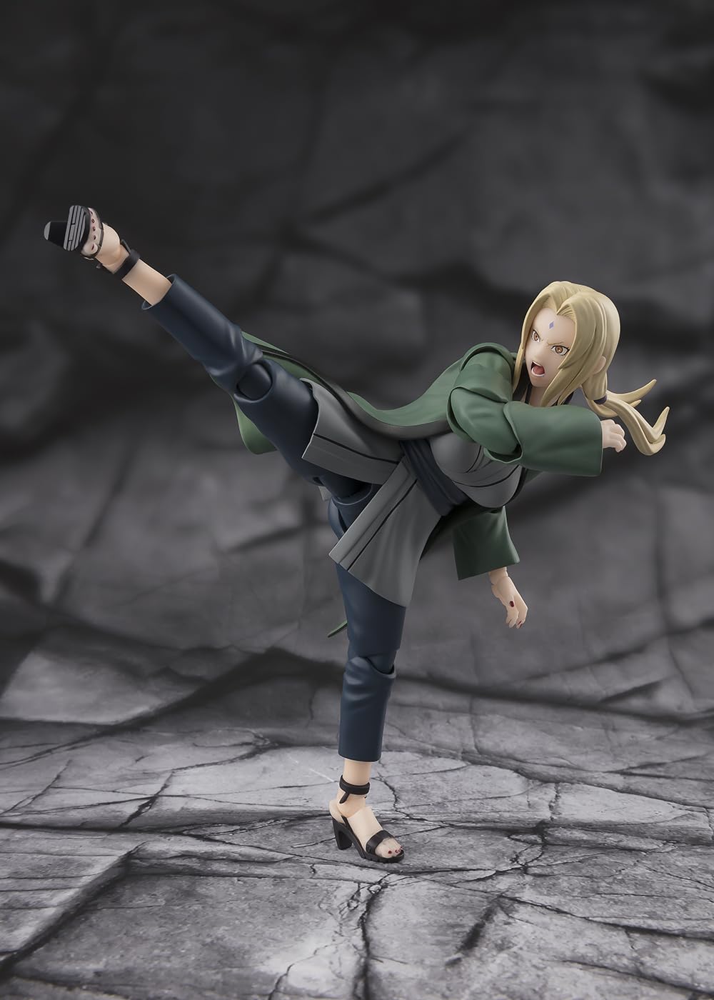TAMASHII NATIONS Naruto Tsunade - The Legendary Medical Ninja - S.H.Figuarts Action Figure