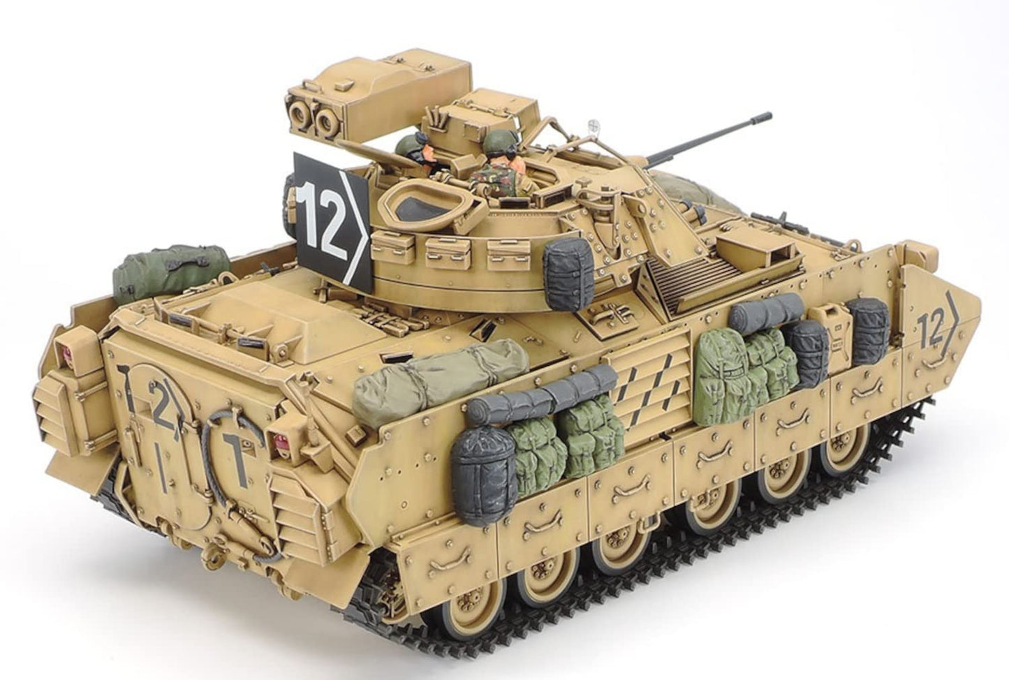 TAMIYA 35264 Desert Storm 1:35 M2A2 Bradley IFV (2) – Military Scale Model Kit