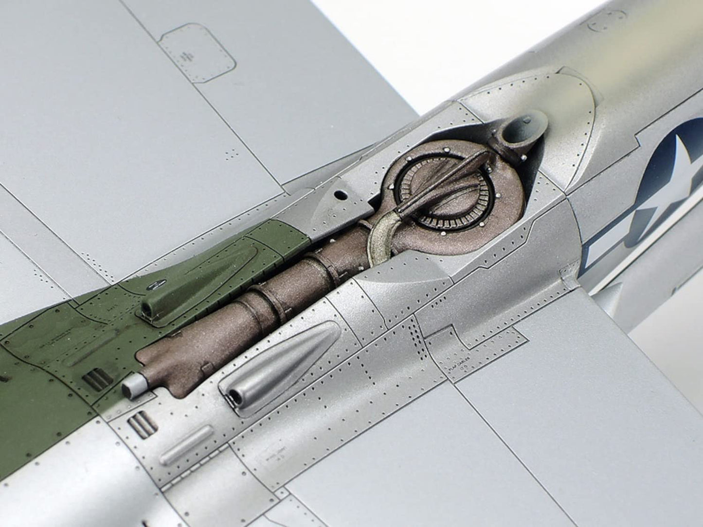 TAMIYA 1/48 P-38J Lightning Model Kit – World War II Fighter