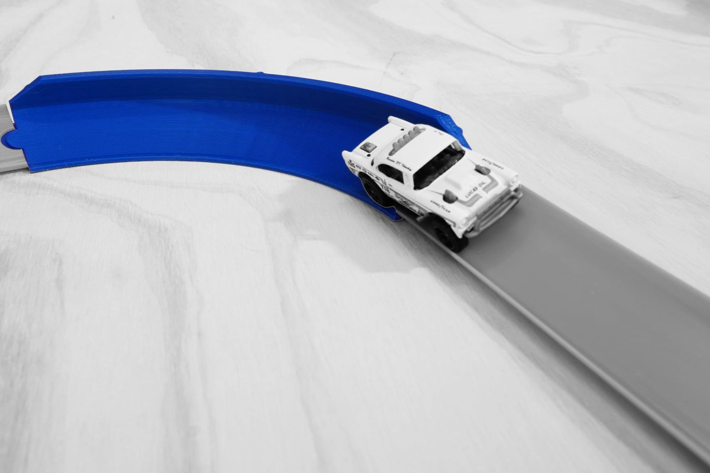 TechConnext 90-degree Banked Curve Track for Hot Wheels – Replacement Turn Piece