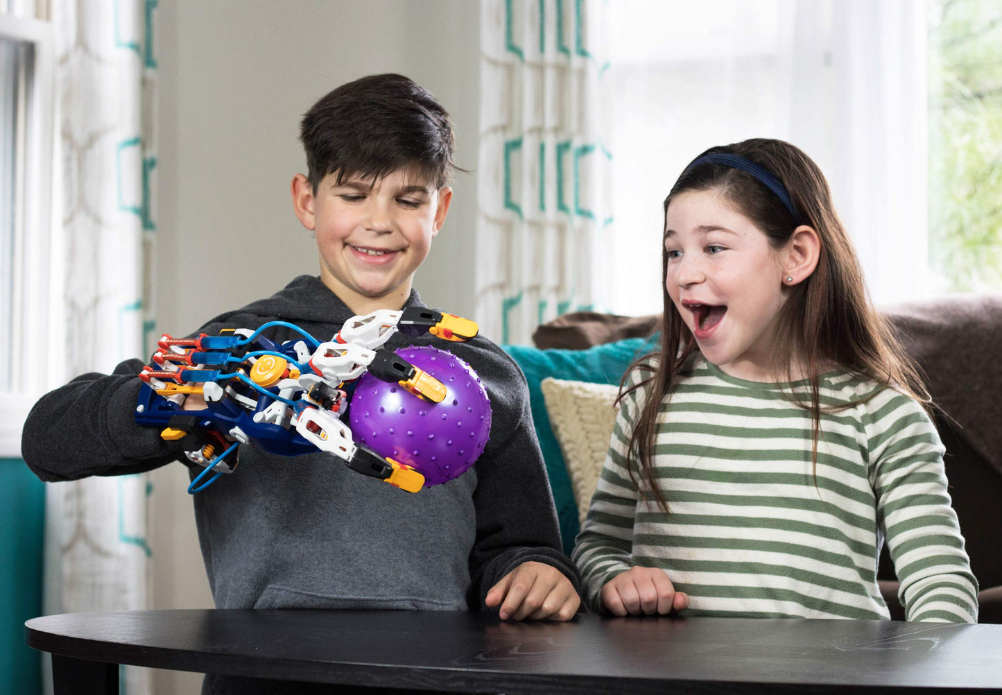 Thames & Kosmos Mega Cyborg Hand STEM Kit | Giant Hydraulic Hand for Pneumatic Learning