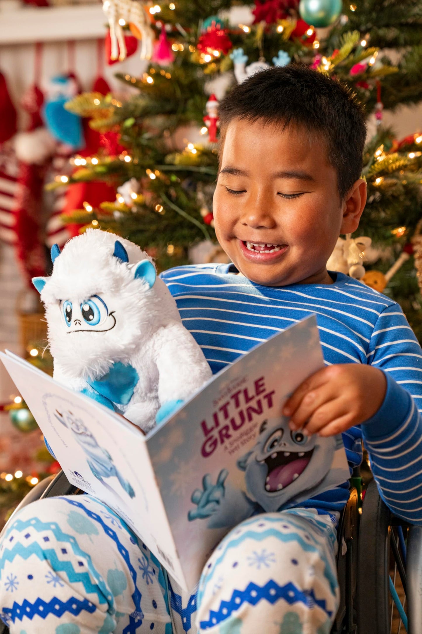 The Elf on the Shelf SnoBiggie Little Grunt Yeti – 12-Inch Plush & Storybook Gift Set
