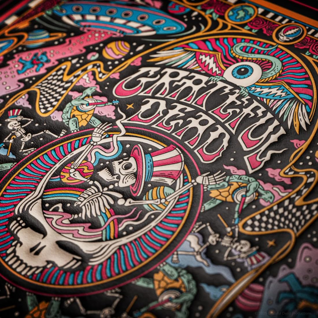 theory11 Grateful Dead Jigsaw Puzzle – 1,000 Pieces with Multidimensional Experience