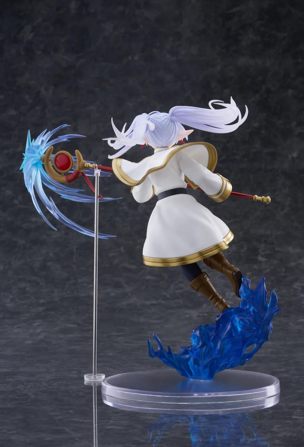 Thunder Tech Frieren AMP＋ Figure – Beyond Journey’s End Collectible