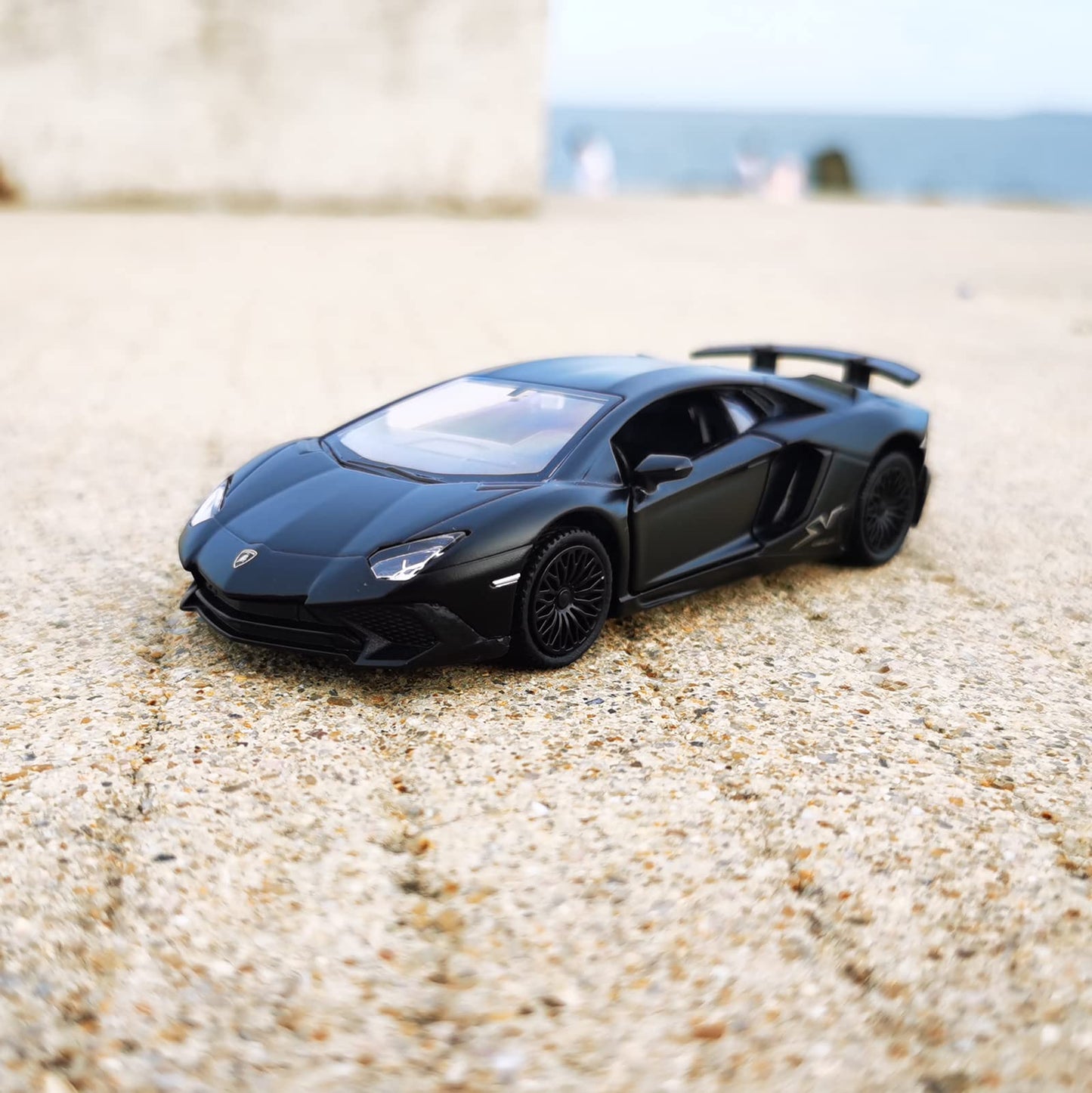 TOKAXI 1/36 LP750-4 SV Diecast Car – Pull-Back Toy for Kids & Collectors