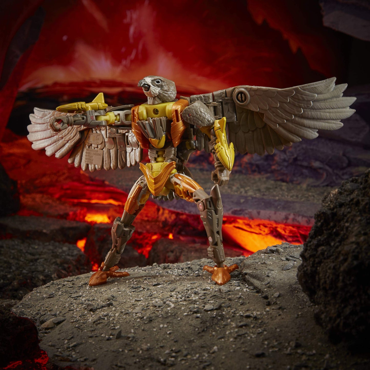 Transformers Generations War for Cybertron: Kingdom Deluxe WFC-K14 Airazor Action Figure – 5.5-Inch