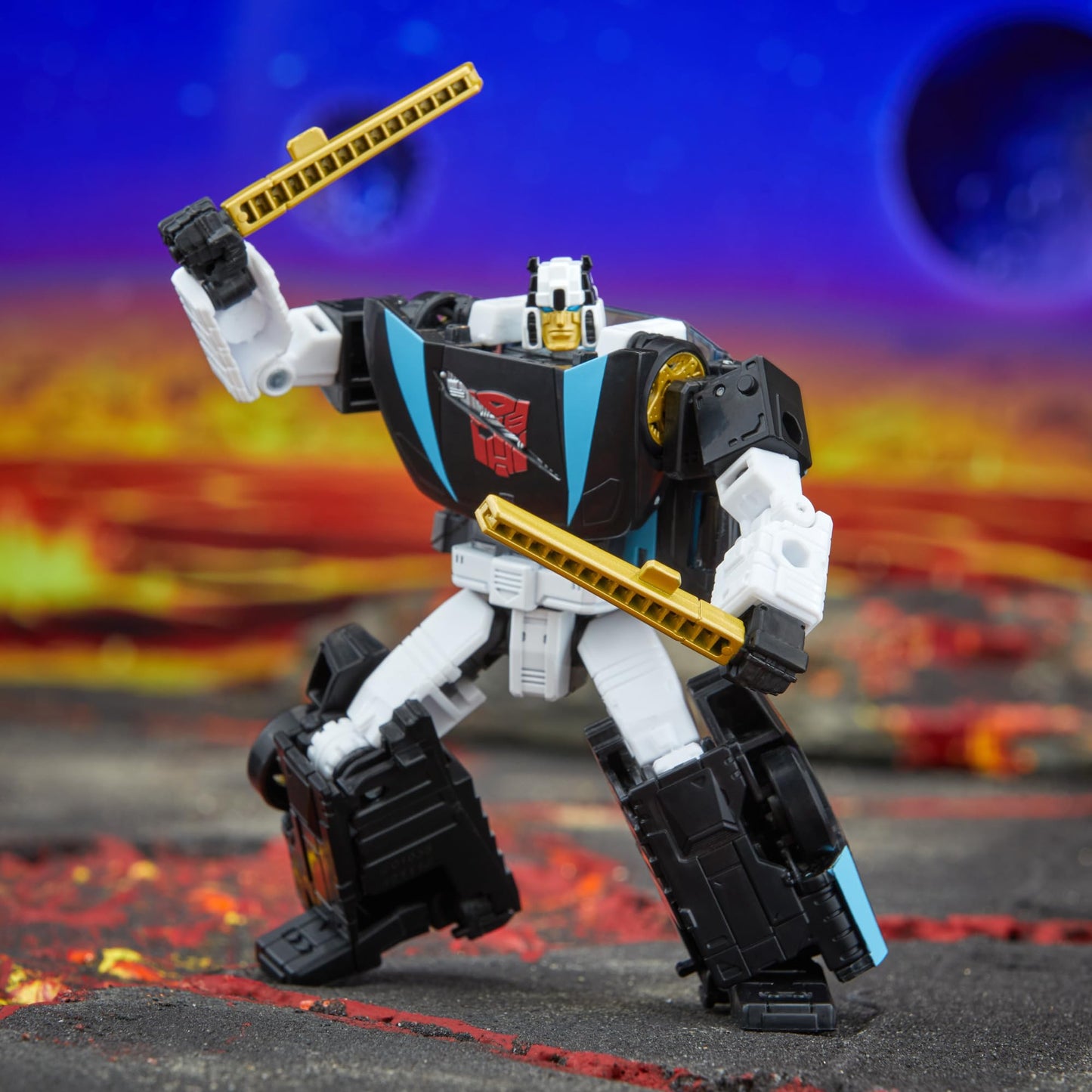 Transformers Legacy Armada Universe Wheeljack - 5.5-Inch Deluxe Converting Action Figure (8+)