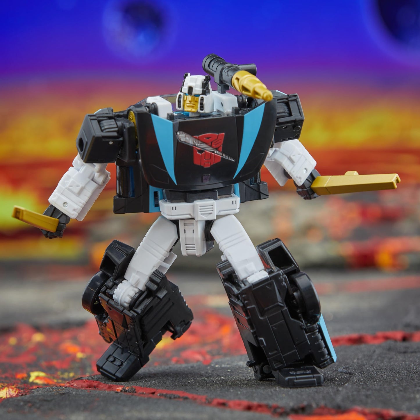 Transformers Legacy Armada Universe Wheeljack - 5.5-Inch Deluxe Converting Action Figure (8+)