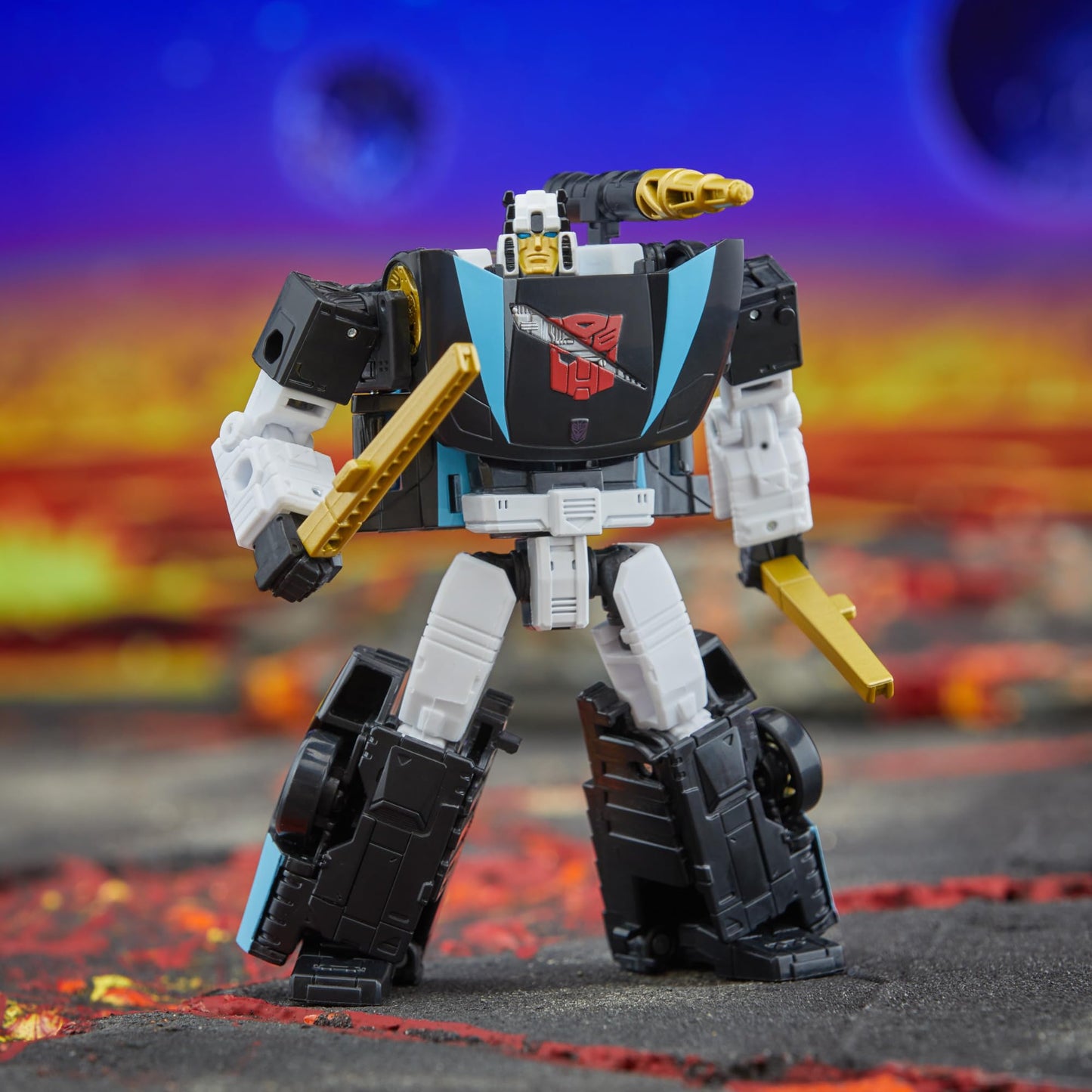 Transformers Legacy Armada Universe Wheeljack - 5.5-Inch Deluxe Converting Action Figure (8+)