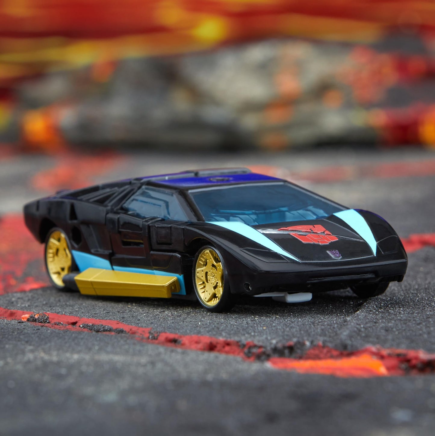 Transformers Legacy Armada Universe Wheeljack - 5.5-Inch Deluxe Converting Action Figure (8+)