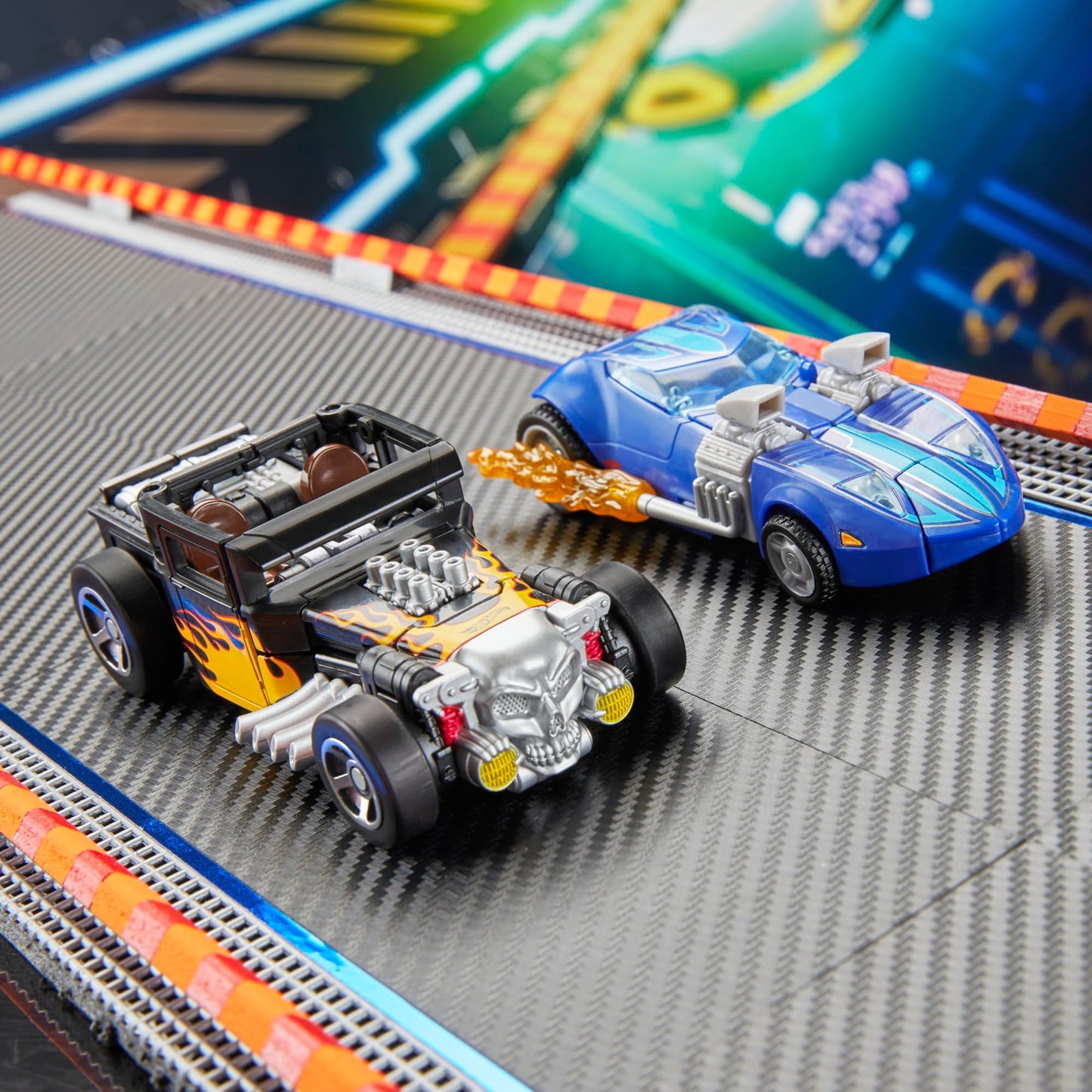 Transformers Hot Wheels x Bone Shaker Deluxe 5-Inch Converting Robot Figure