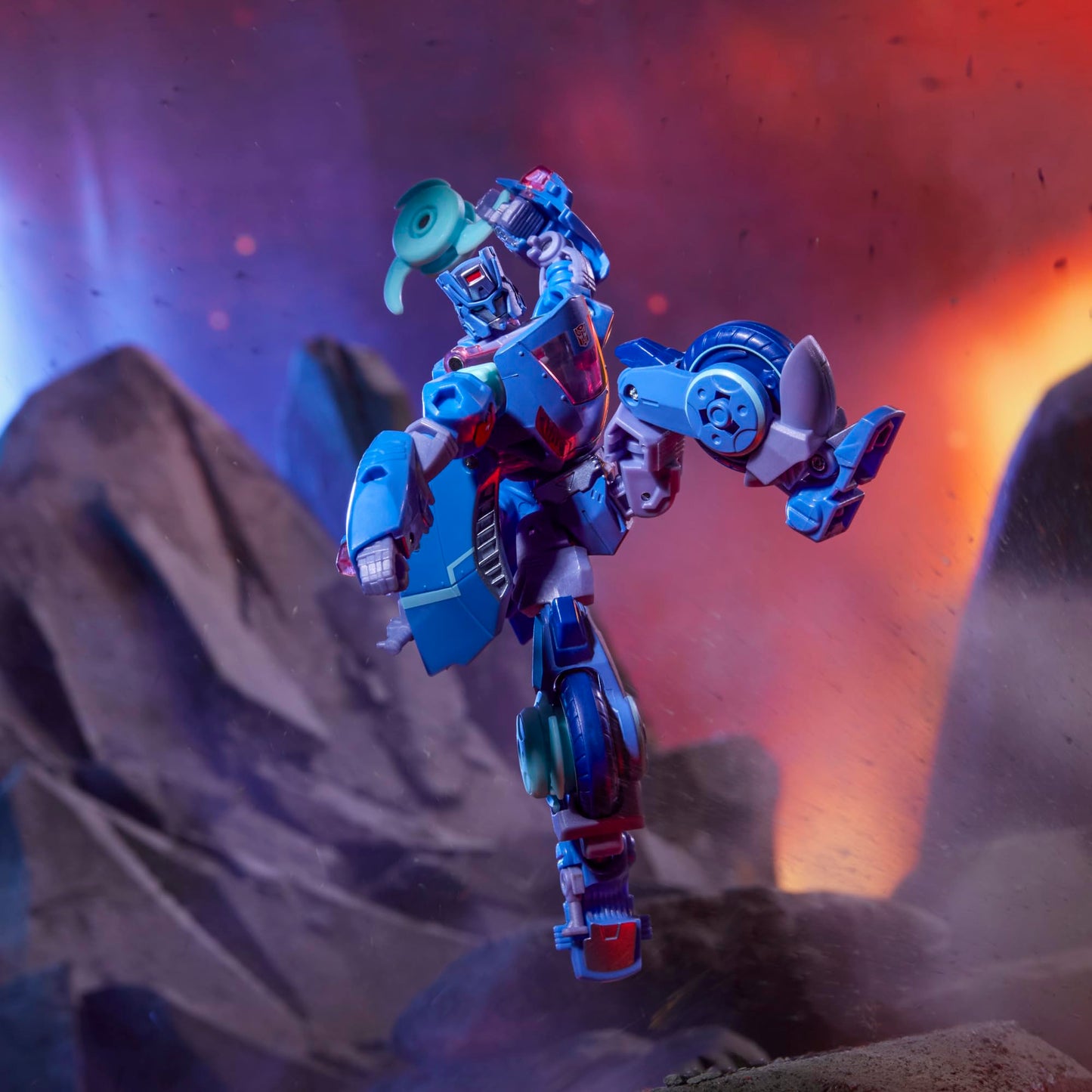 Transformers Legacy United Chromia Deluxe 5.5-Inch Cyberverse Figure | 20‑Step 2‑in‑1