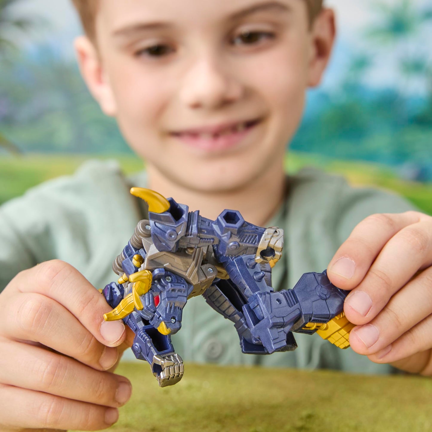 Transformers CYBERWORLD Megatron Cyber Changers 4-Inch Figure | Quick 4-Step Robot-to-Bull Transformation
