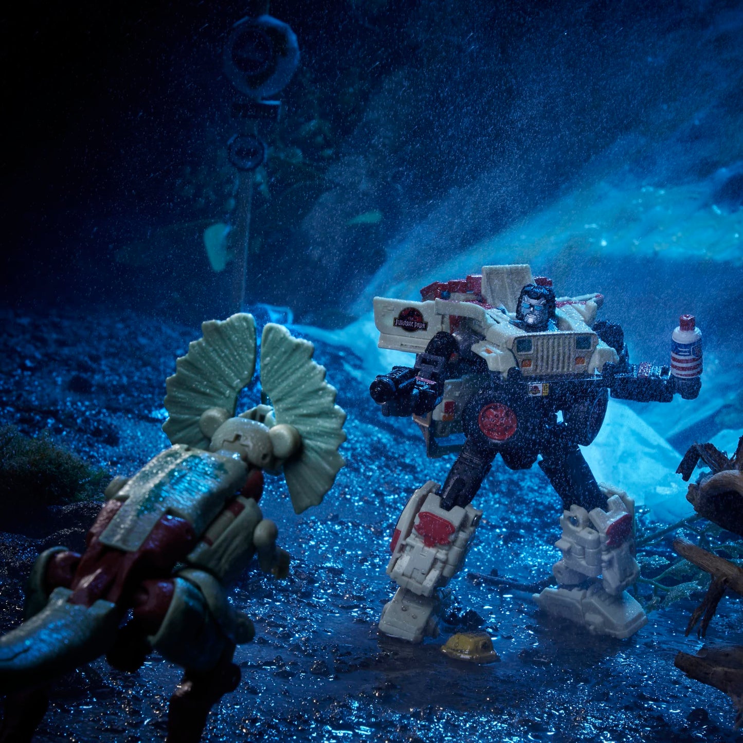 Transformers Collaborative Jurassic Park Dilophocon & Autobot JP12 2-Pack – Amazon Exclusive, Movie-Inspired Action Figures