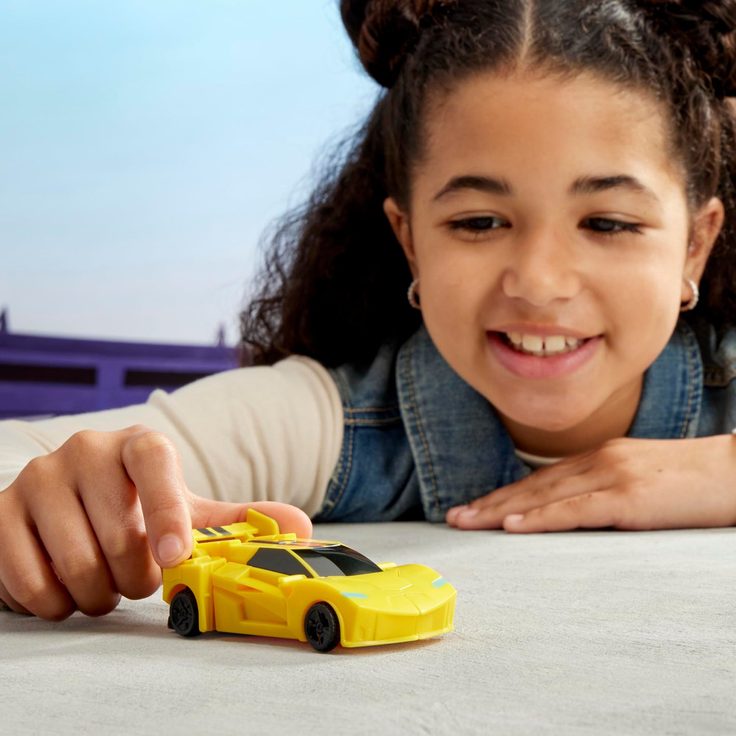 Transformers EarthSpark 1-Step Smash Changer Bumblebee 4-Inch Action Figure