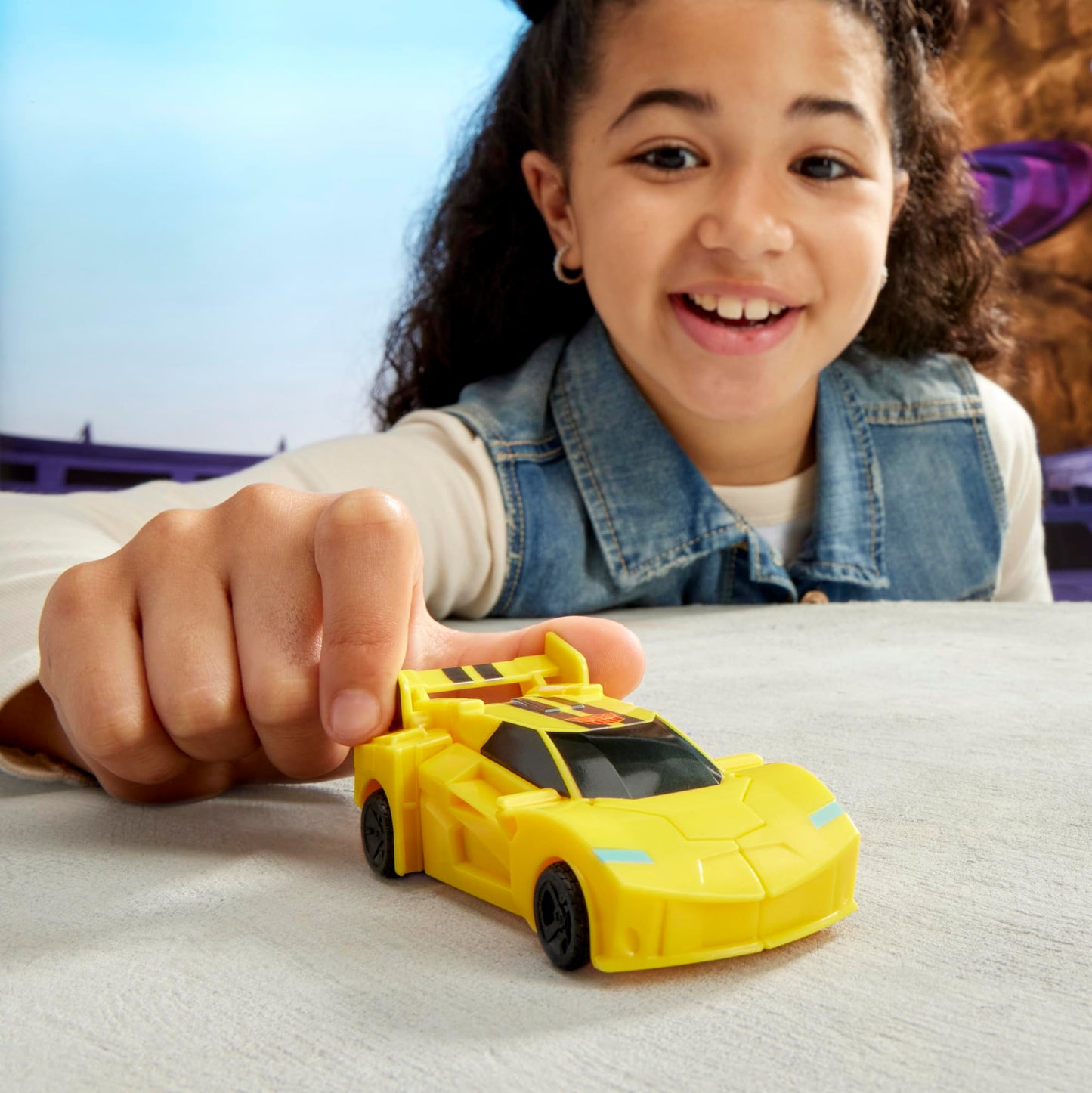 Transformers EarthSpark 1-Step Smash Changer Bumblebee 4-Inch Action Figure
