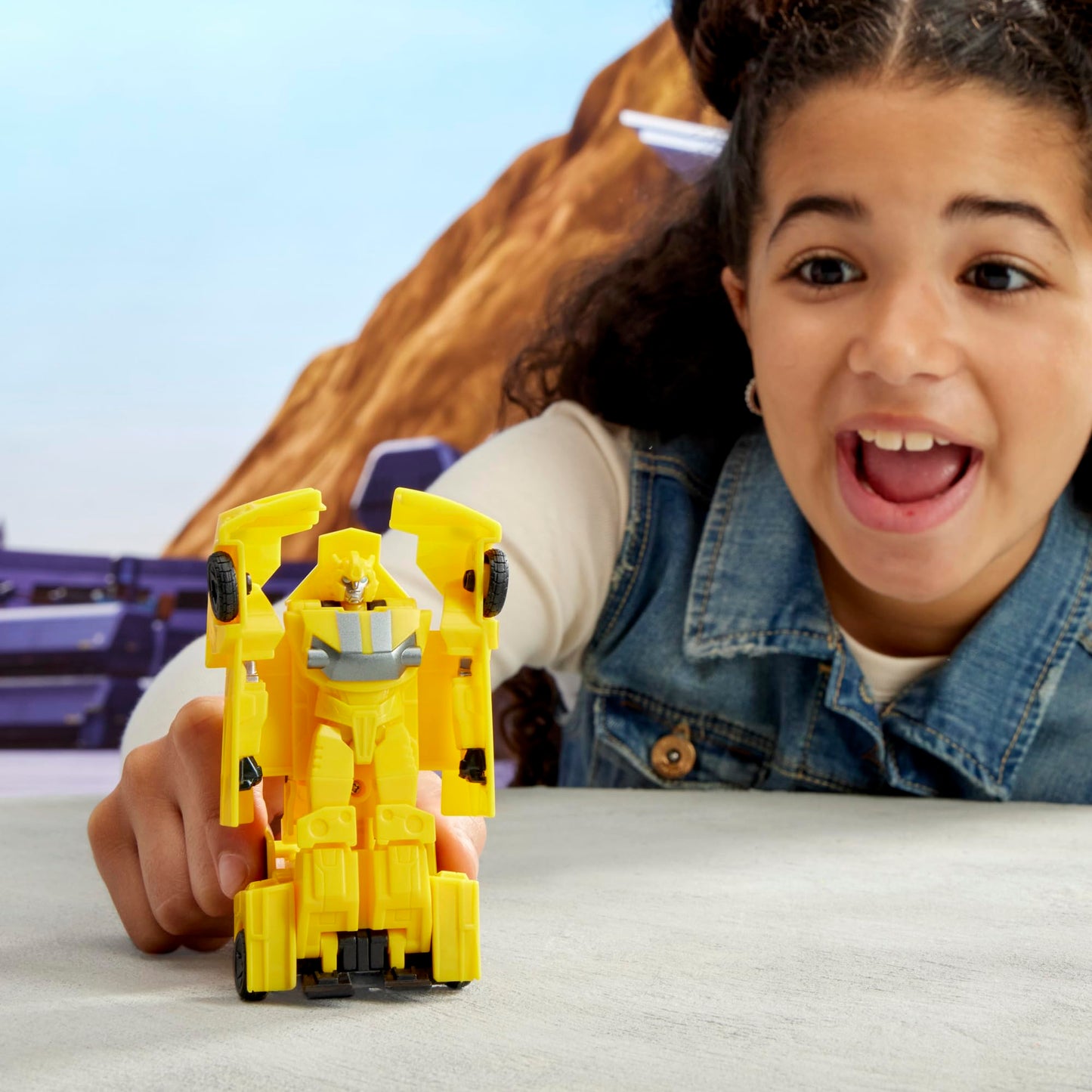 Transformers EarthSpark 1-Step Smash Changer Bumblebee 4-Inch Action Figure