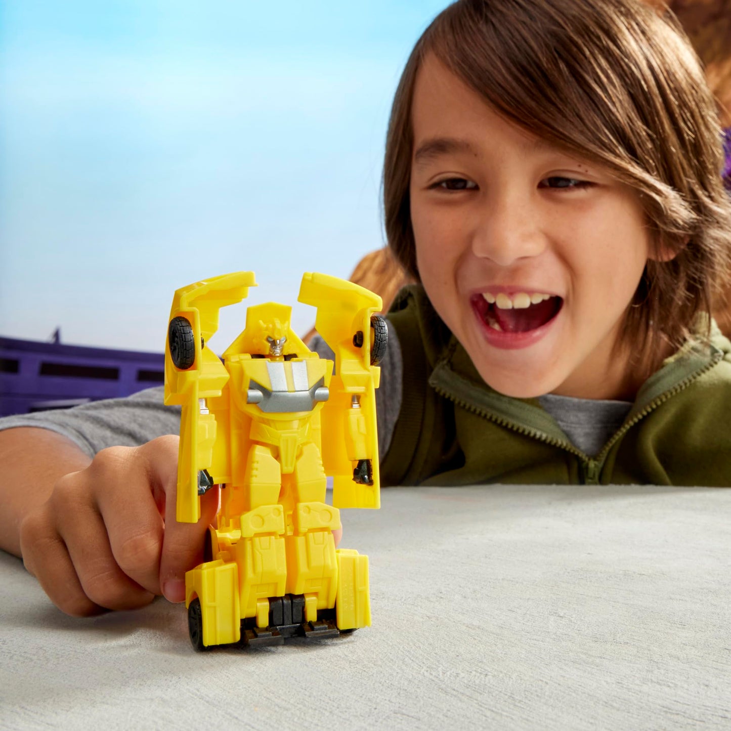 Transformers EarthSpark 1-Step Smash Changer Bumblebee 4-Inch Action Figure