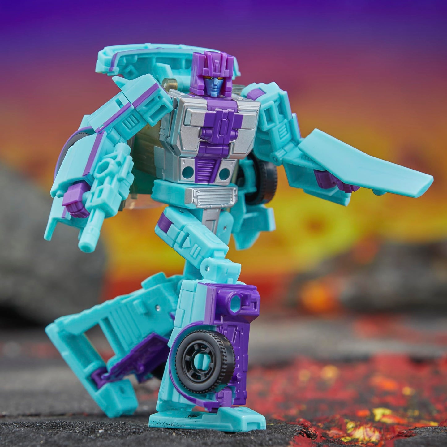 Transformers Legacy Deluxe Class G2 Universe Breakdown – 5.5-Inch Converting Action Figure (8+)