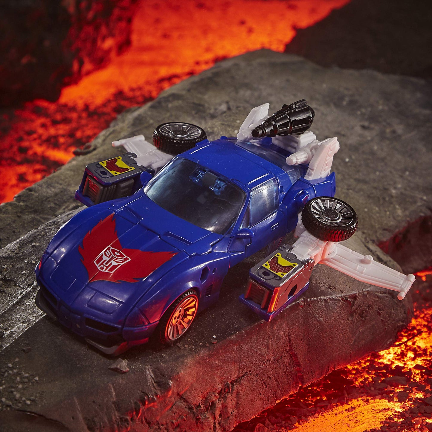 Transformers Generations War for Cybertron Kingdom Deluxe WFC-K26 Autobot Tracks – 5.5-Inch Toy, Ages 8+