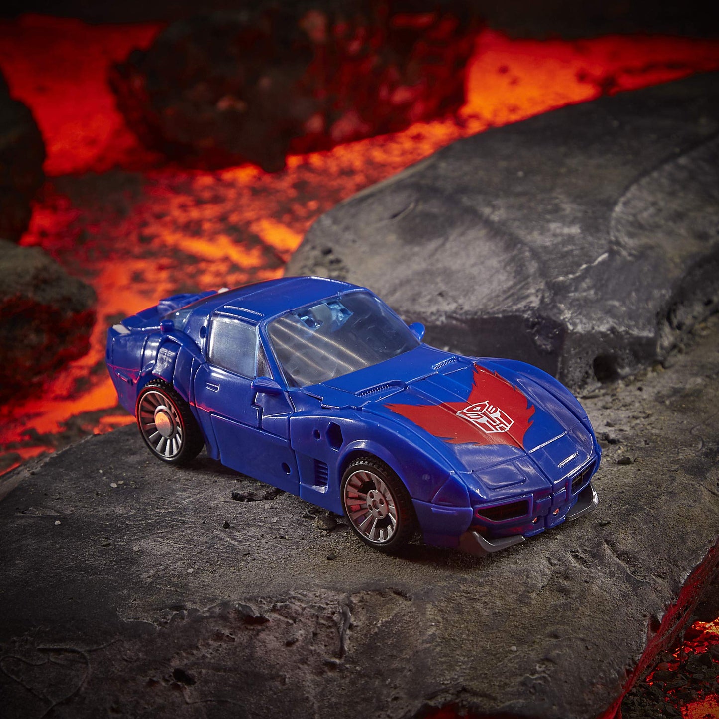 Transformers Generations War for Cybertron Kingdom Deluxe WFC-K26 Autobot Tracks – 5.5-Inch Toy, Ages 8+