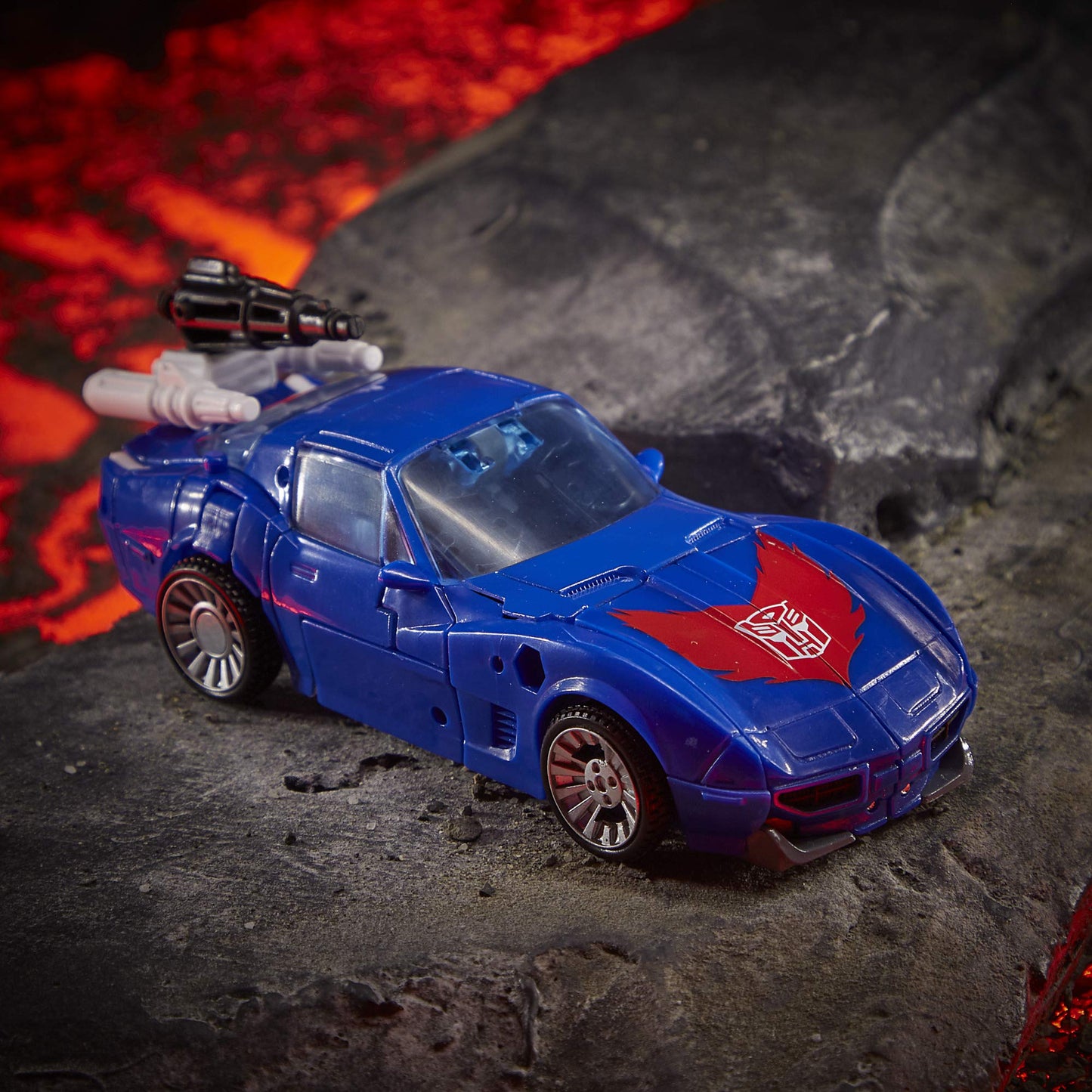 Transformers Generations War for Cybertron Kingdom Deluxe WFC-K26 Autobot Tracks – 5.5-Inch Toy, Ages 8+