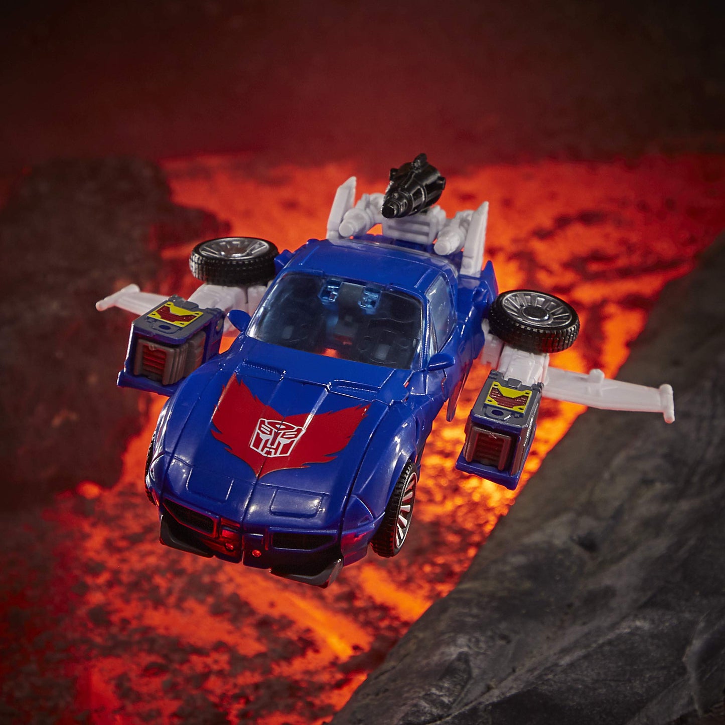 Transformers Generations War for Cybertron Kingdom Deluxe WFC-K26 Autobot Tracks – 5.5-Inch Toy, Ages 8+