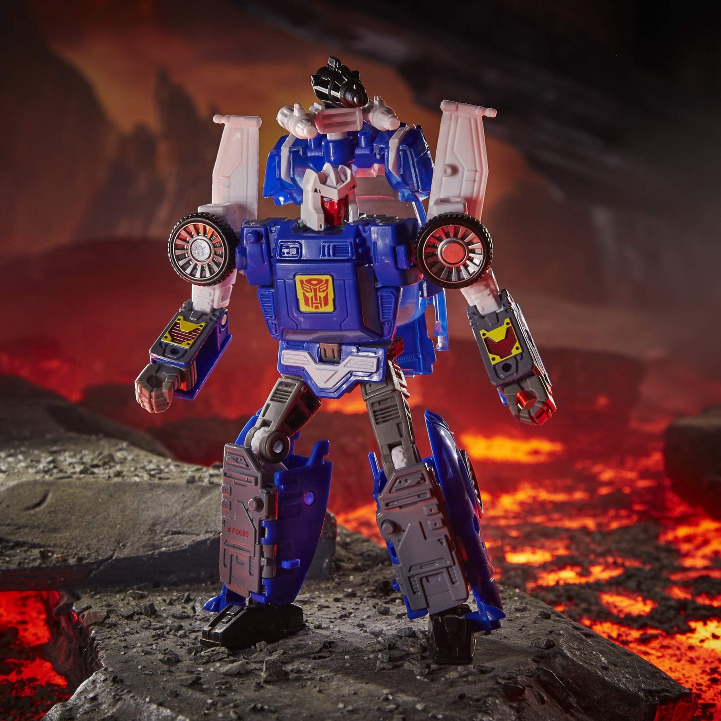 Transformers Generations War for Cybertron Kingdom Deluxe WFC-K26 Autobot Tracks – 5.5-Inch Toy, Ages 8+