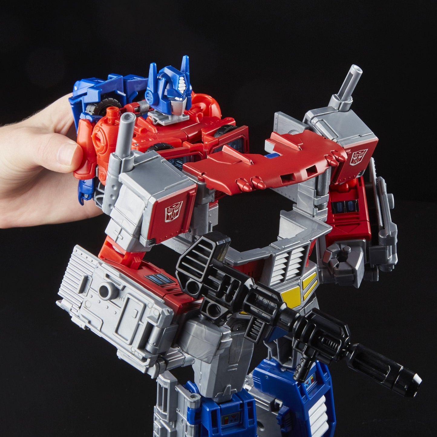 Transformers Generations Power of the Primes Leader Evolution Optimus Prime – Leader Class Figure
