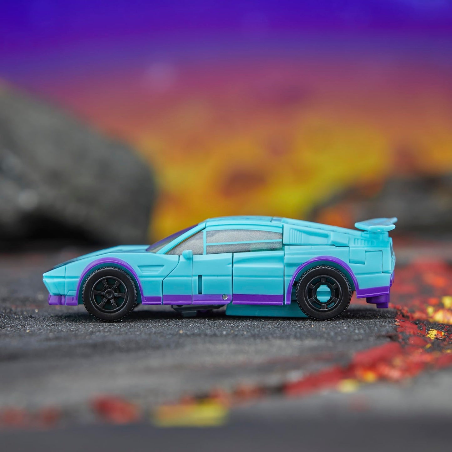 Transformers Legacy Deluxe Class G2 Universe Breakdown – 5.5-Inch Converting Action Figure (8+)
