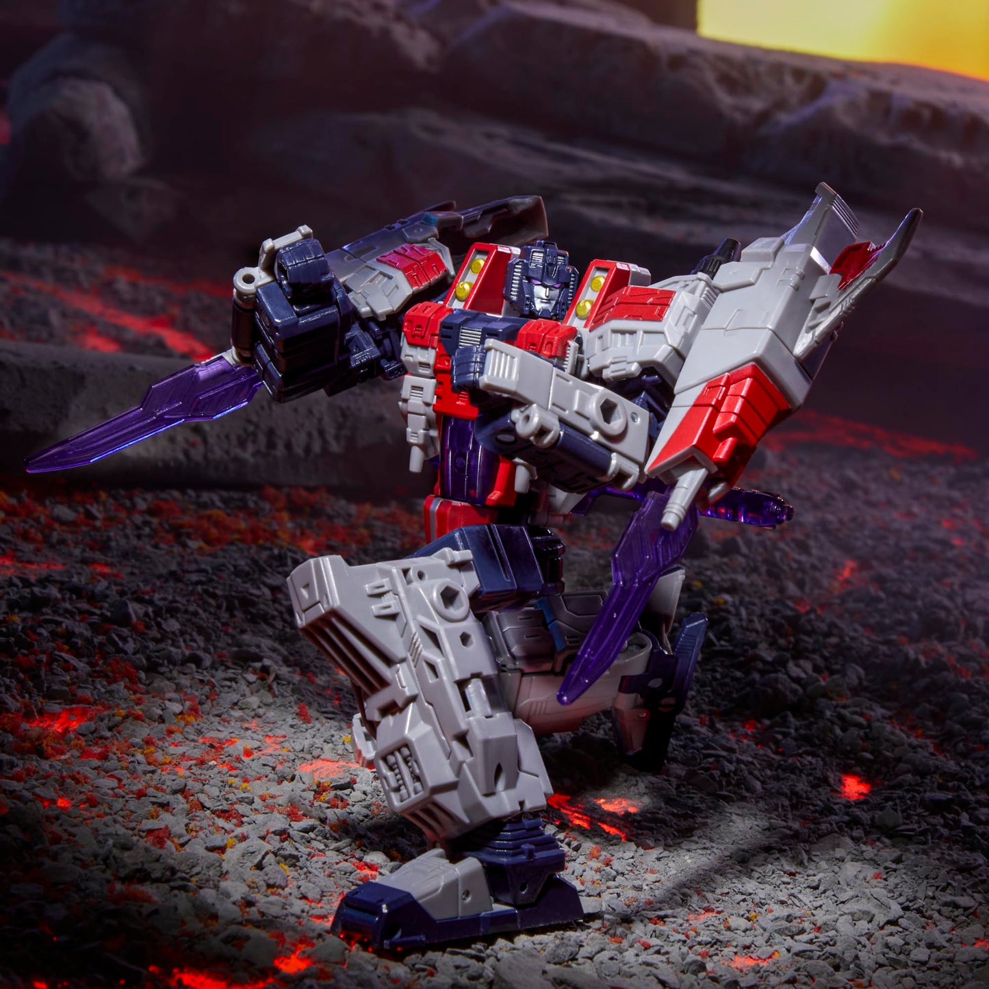 Transformers Legacy United Starscream Voyager Class – 7-Inch Cybertron Universe Action Figure