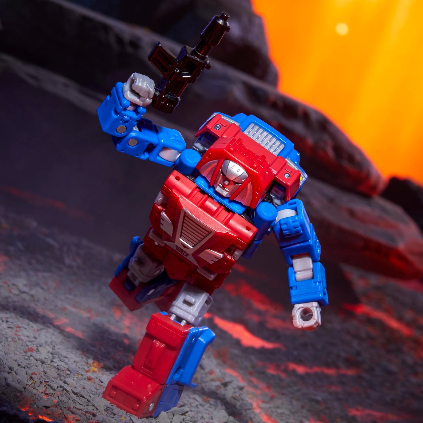 Transformers Legacy United Deluxe Class G1 Universe Autobot Gears – 5.5-Inch Converting Action Figure