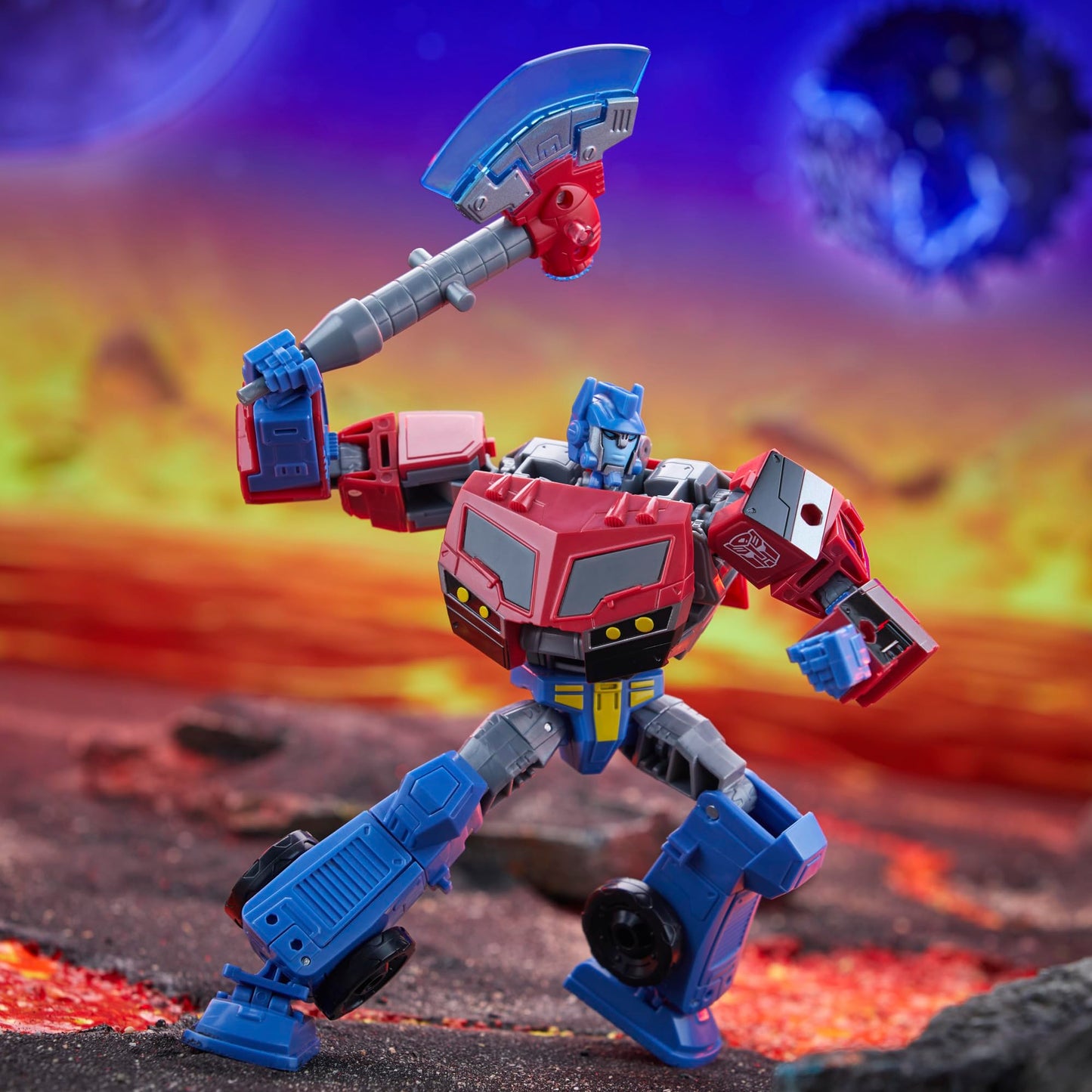 Transformers Legacy United Voyager Class Animated Universe Optimus Prime – 7-Inch Convertible Figure