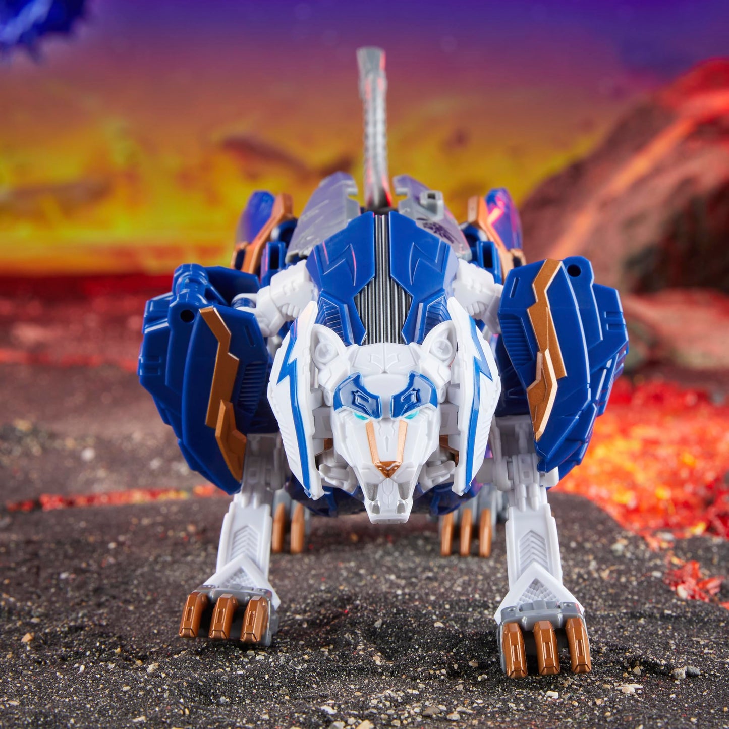 Transformers Legacy United Thundertron – 7-Inch Voyager-Scale Converting Figure (8+), Robot to Cybertronian Lion