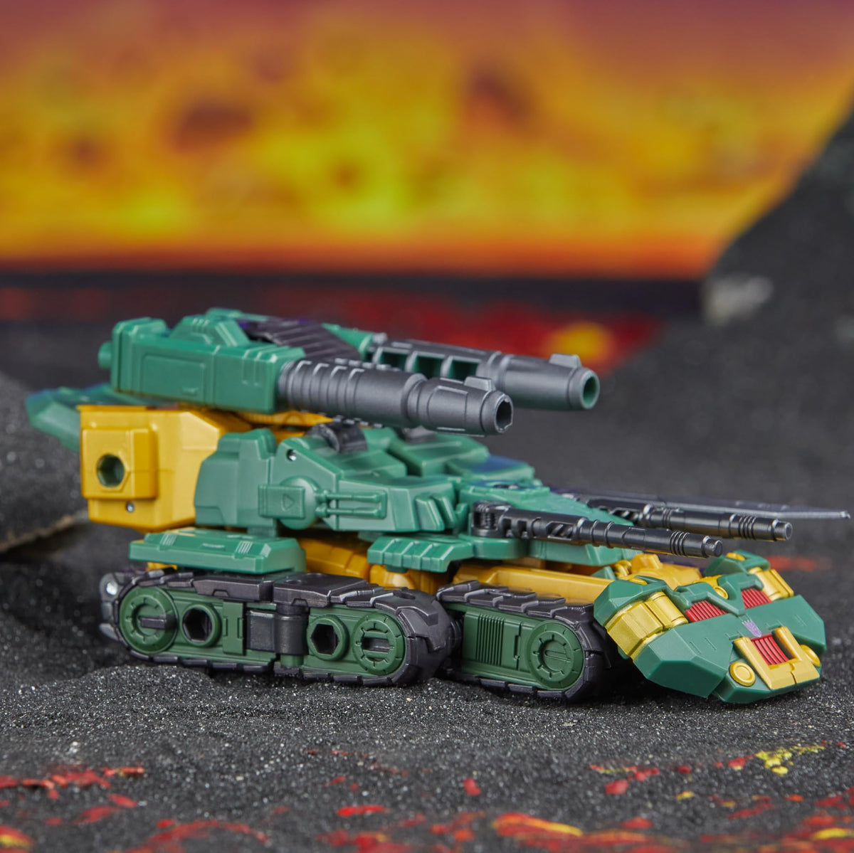 Transformers Legacy United Doom 'n Destruction Collection: Bludgeon & Rukus 2-Pack – Mayhem Attack Squad, 7" Bludgeon + 5.5" Rukus, Amazon Exclusive