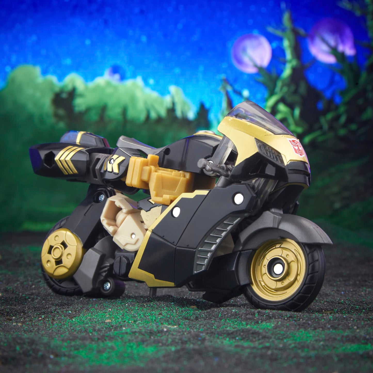 Transformers Legacy Evolution Deluxe Animated Universe Prowl Toy – 5.5-Inch Action Figure